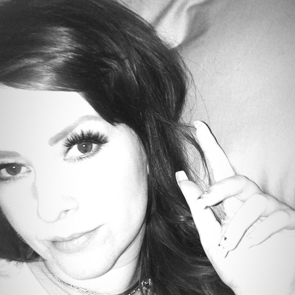 Meet your Posher, Katherine - Picture 2 of 2